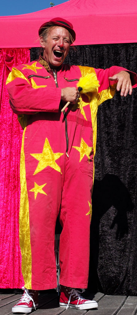 Tonio le clown mis en avant en spectacle